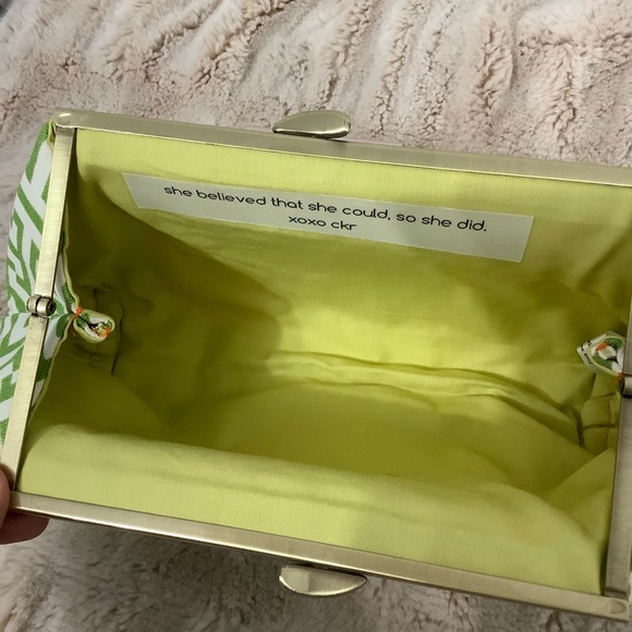 Mandy Nash Chevron clutch purse in excellent condition. Never used - Picture 6 of 8